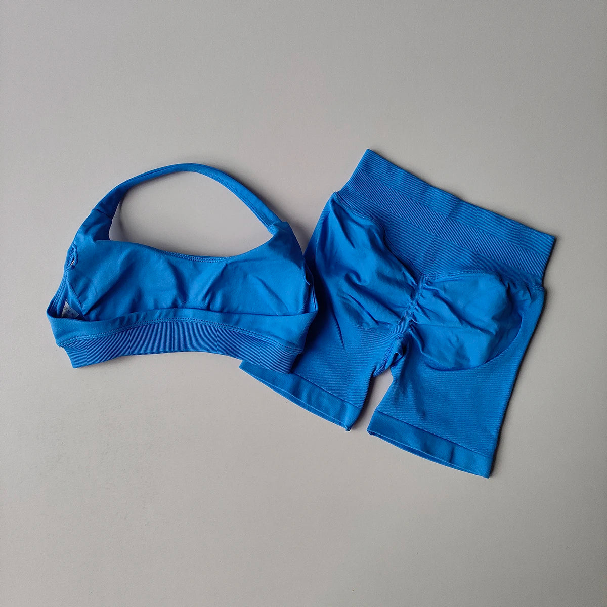 2-Piece Seamless Yoga Outfit for Women – Halter Sports Bra and Matching Shorts Workout Set