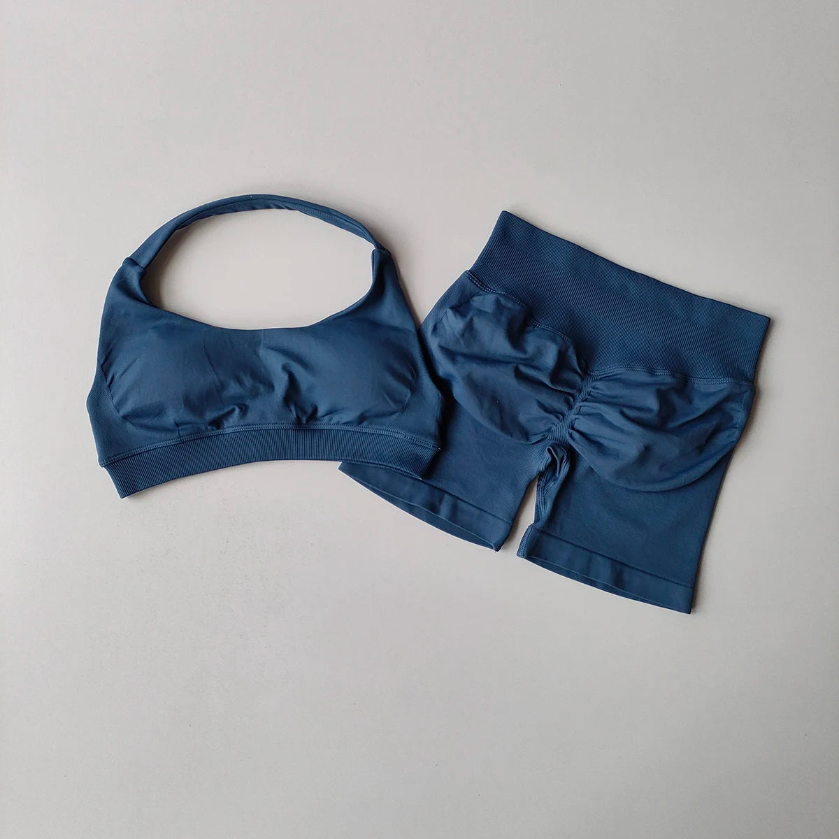 2-Piece Seamless Yoga Outfit for Women – Halter Sports Bra and Matching Shorts Workout Set