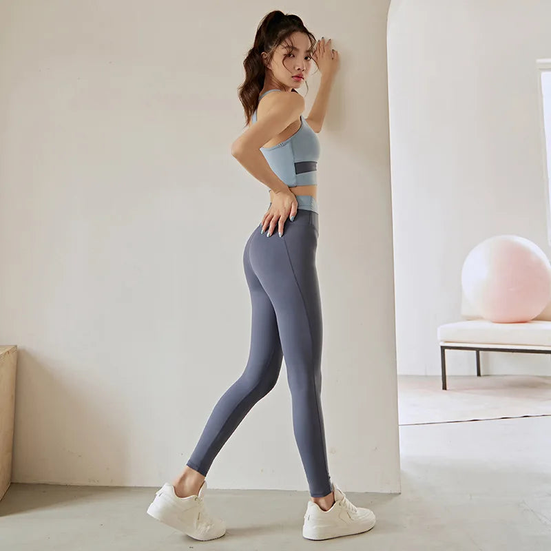 Women’s Two-Piece Yoga Set – Sports Bra and Leggings/Shorts Workout Outfit for Fitness and Gym