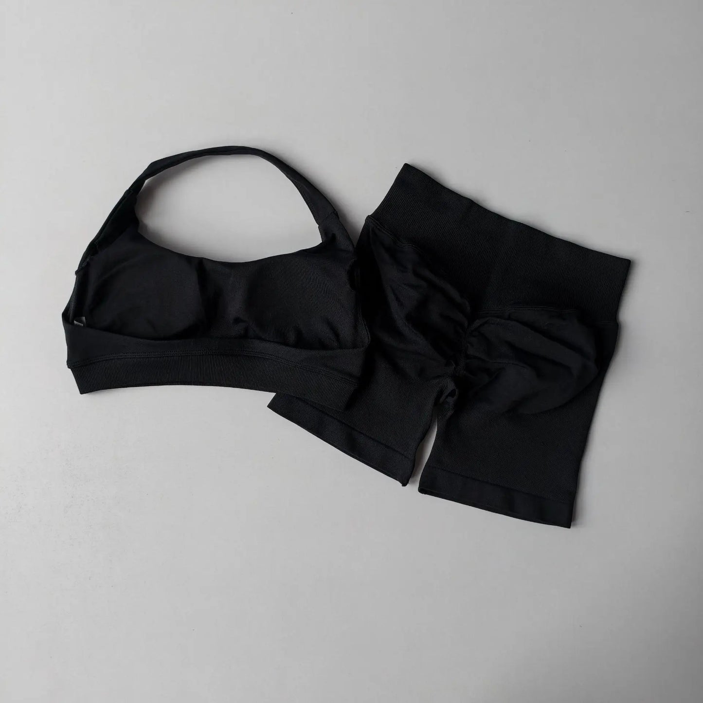 2-Piece Seamless Yoga Outfit for Women – Halter Sports Bra and Matching Shorts Workout Set