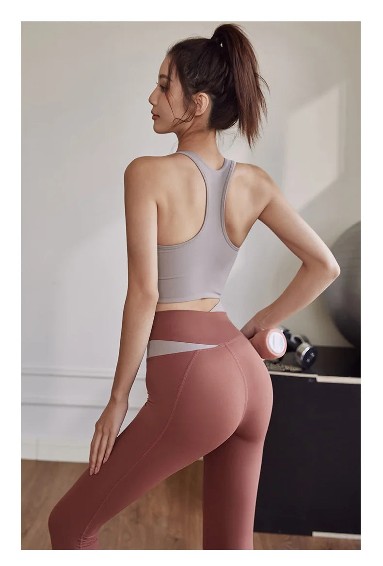 Women’s Two-Piece Yoga Set – Sports Bra and Leggings/Shorts Workout Outfit for Fitness and Gym